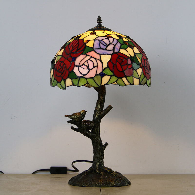 Lampe de table à 1 lumière en verre teinté avec design de papillon et rose Art Tiffany 