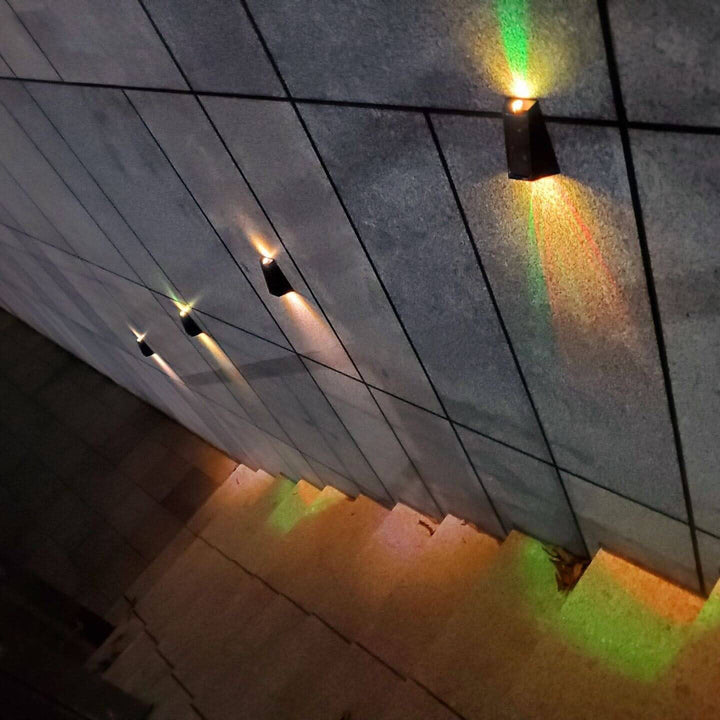 Einfache Trapez-Solar-RGB-Patio-LED-Wandleuchte für den Außenbereich
