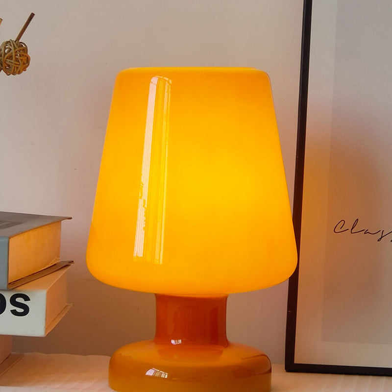 Französische 1-flammige Tischlampe aus cremefarbenem Glas in Schalenform