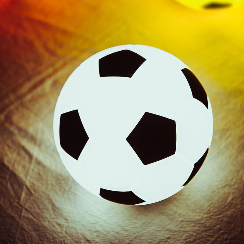 Lampe de table à LED en silicone créative pour le football avec chargement USB 