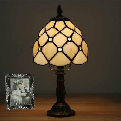 Lampe de table à 1 lumière en dôme conique en verre teinté Tiffany de style européen 