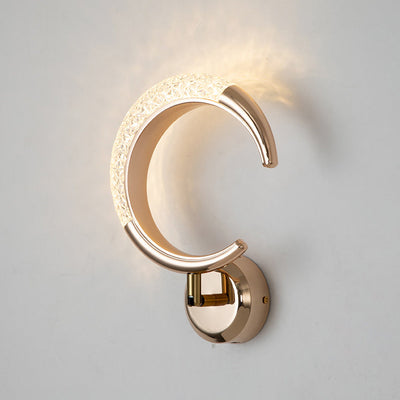 Lámpara de pared LED con pantalla de acrílico y anillo de hierro en oro rosa de lujo moderno para dormitorio 