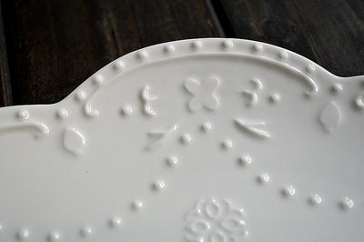 Kreativer Relief-Schmetterlings-Essteller aus weißem Porzellan im europäischen Stil