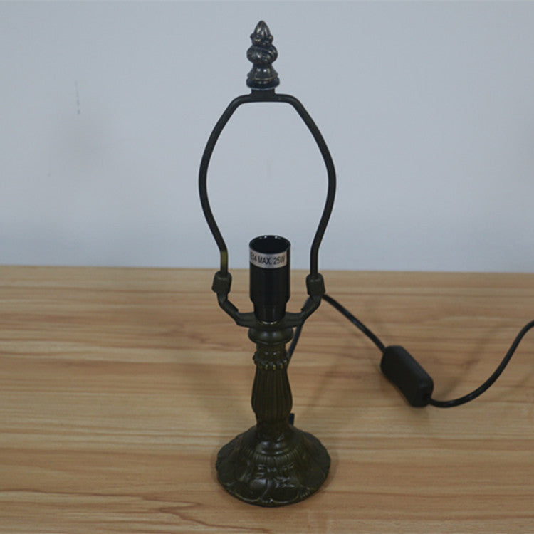 Lampe de table à 1 lumière en dôme conique en verre teinté Tiffany de style européen 