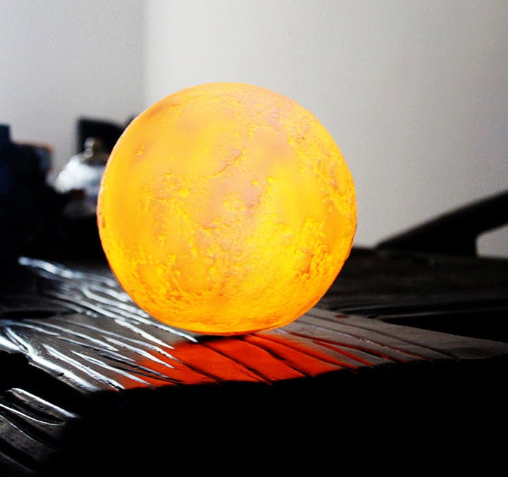 Lampe de table créative à 1 lumière LED rechargeable en forme de lune imprimée en 3D 