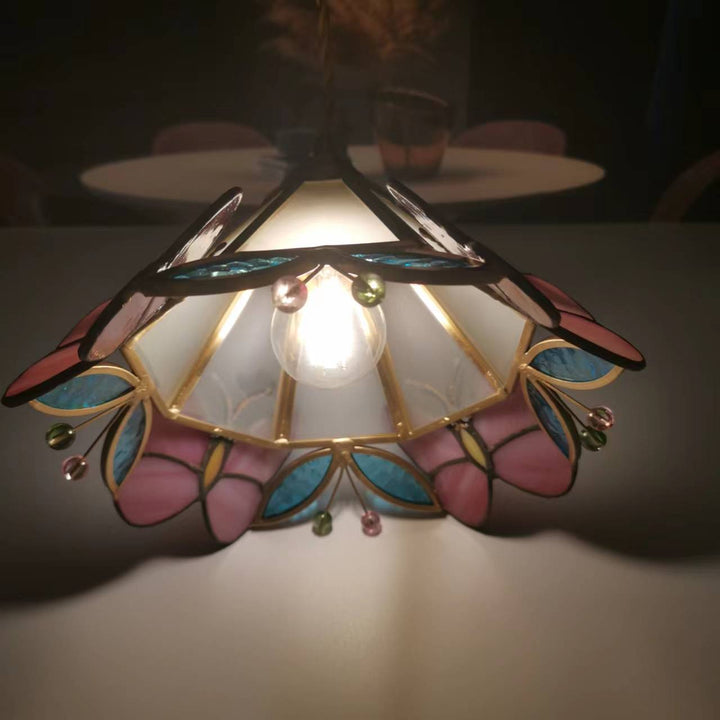 Moderne nordische 1-flammige Pendelleuchte aus Kupfer mit Schmetterlings-Buntglas in Kegelform für das Wohnzimmer 