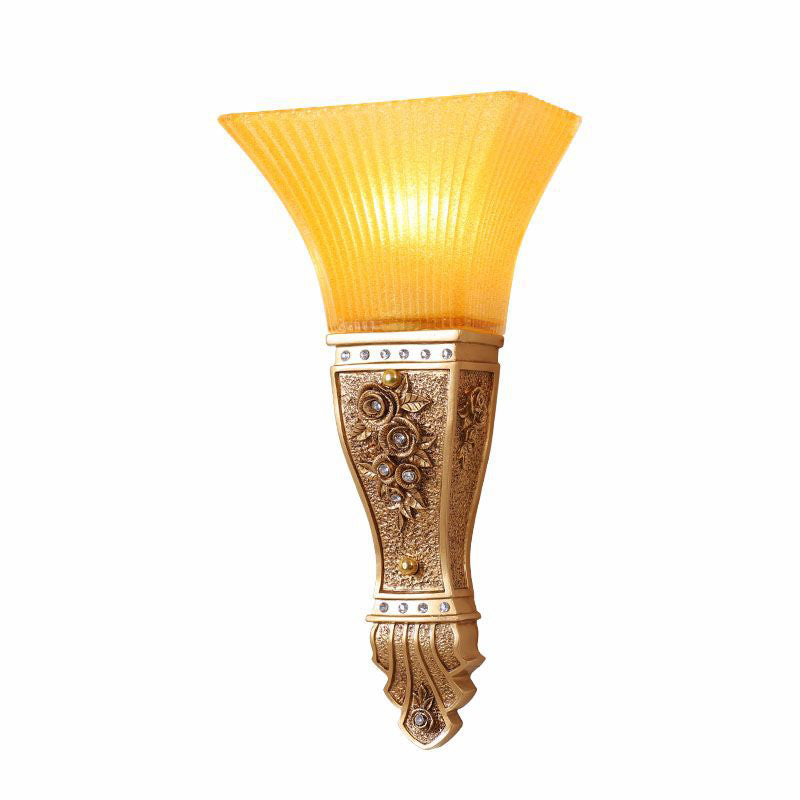 Europäische Retro-Glas-Schnitzharz-Flare 1-Licht Wandleuchte 