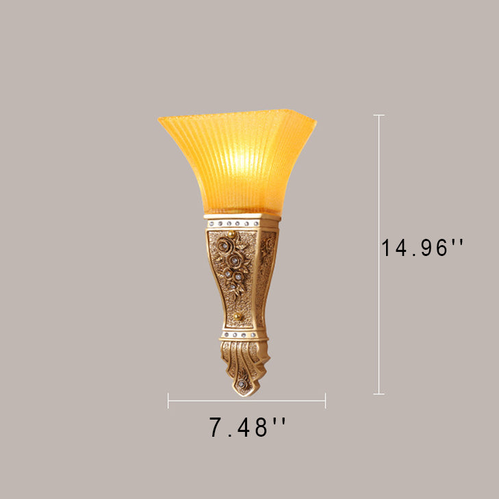 Europäische Retro-Glas-Schnitzharz-Flare 1-Licht Wandleuchte 
