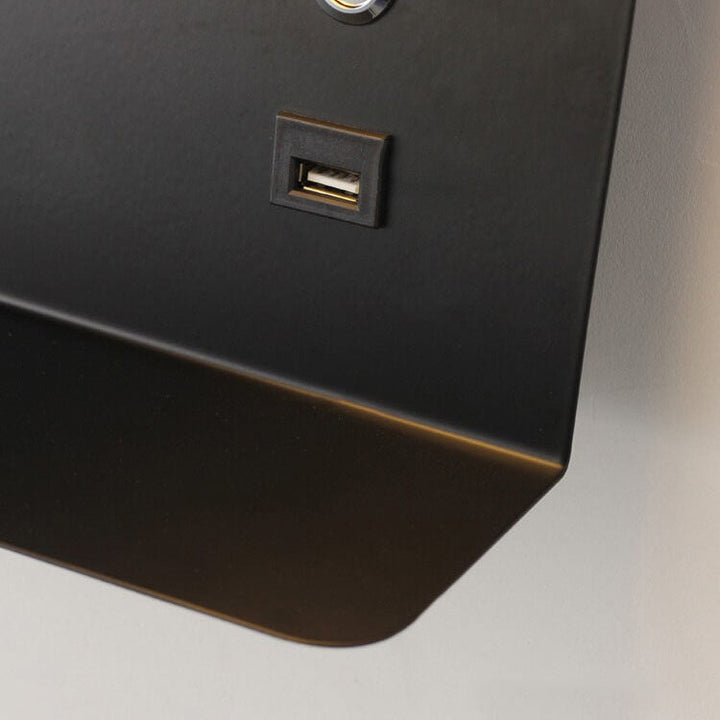 مصباح حائط حديث مربع من الحديد LED قابل لإعادة الشحن عبر USB 