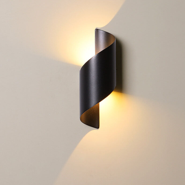 Modern Creative Bending Aluminum Outdoor Indoor Waterproof LED Wall Sconce Lamp