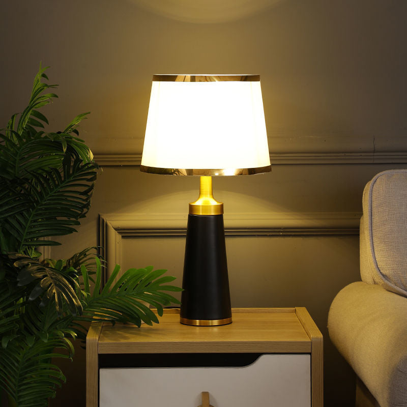 Lámpara de mesa táctil con regulador de intensidad Nordic Fabric Column 1-Light 