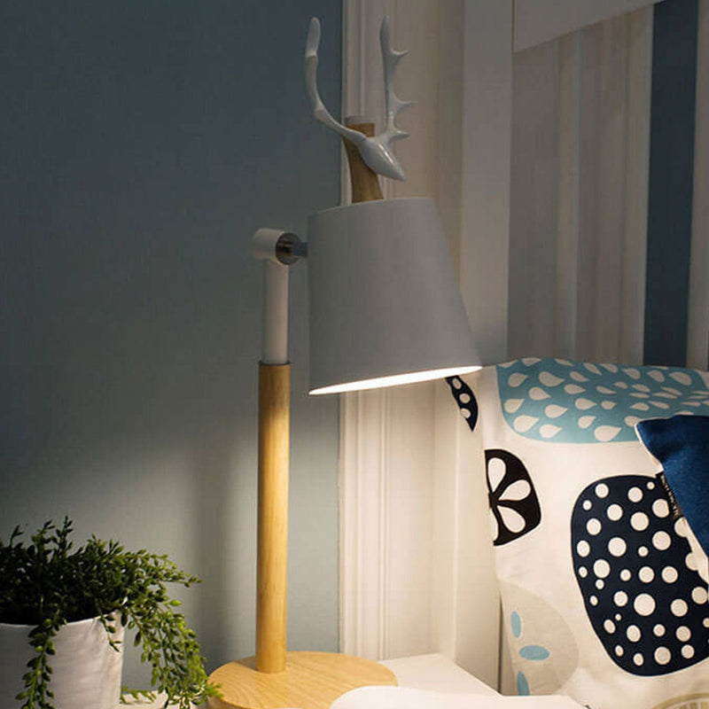 Lampe de table 1 lumière en bois et fer au design créatif nordique avec motif de renne 