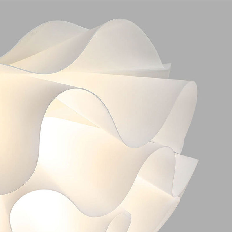 Moderne, minimalistische, 1-flammige Pendelleuchte aus mehrschichtigem Acryl mit Blütenblättern