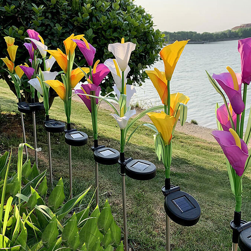 Moderne Solarpferdeschuhblume Bunte 4 LED Outdoor Garten Bodenstecker Landschaftslicht 