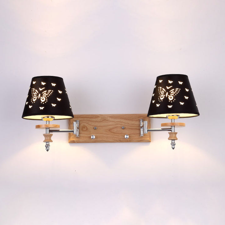 Zeitgenössische nordische Wandleuchte aus Eisen, Stoff und Kiefernholz in Schmetterlings-Kegelform, 1/2-flammig, für Wohnzimmer &amp; Schlafzimmer 