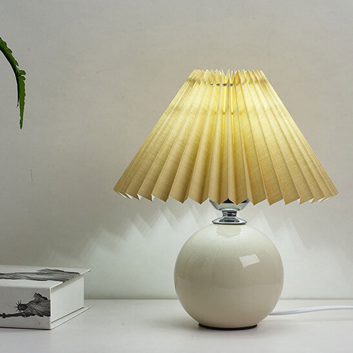 Nordic Minimalist Ceramic Pleated 1-Light Table Lamp