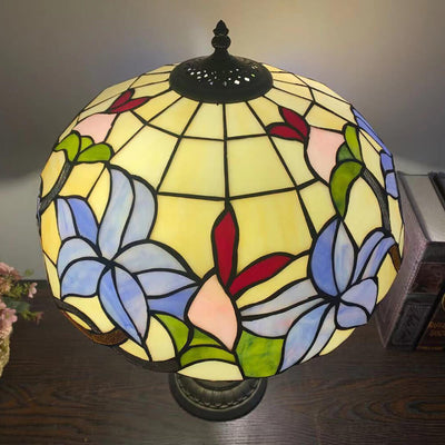 Europäische Tiffany-Blumen-Buntglas-Tischlampe mit 2 Leuchten
