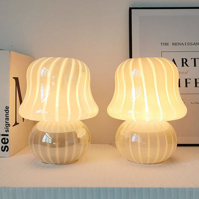 Französische Creme Handgefertigte Glas Pilz 1-Licht Tischlampe 