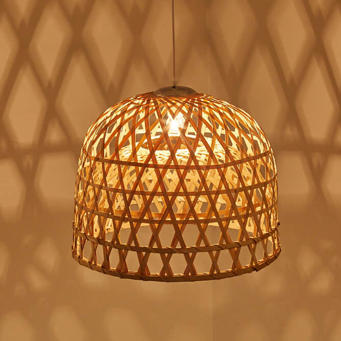 Moderne 1-Licht-Pendelleuchte aus Bambus in Kuppelform 