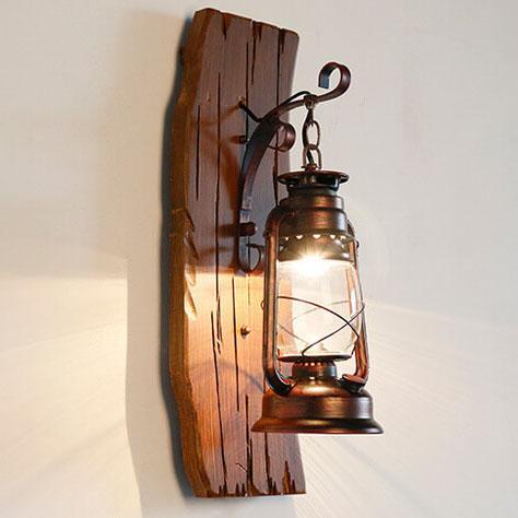 Vintage Petroleumlampe 1-Licht Wandleuchte aus massivem Holz 