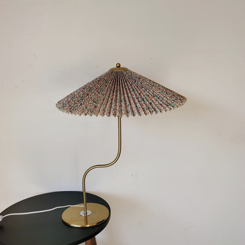 Dekorative Tischlampe in Form eines Retro-Plisseeschirms mit 1 Leuchte 