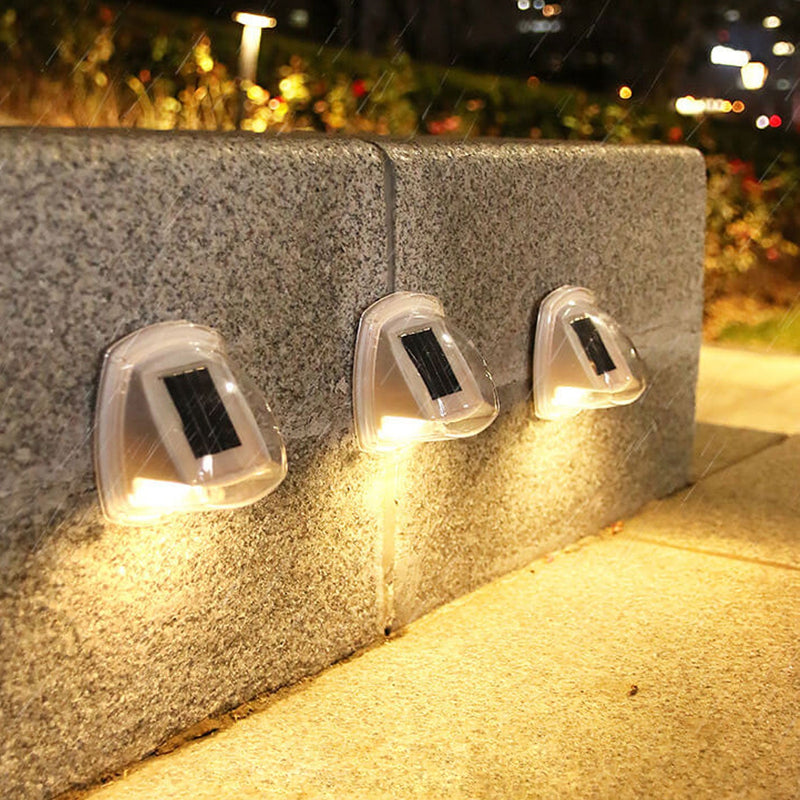 Aplique de pared con lámpara LED triangular impermeable solar para exteriores 