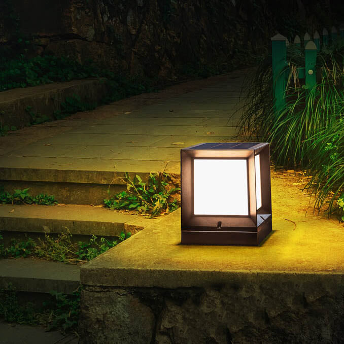 Simple Square LED Solar Outdoor Waterproof Lawn Fence Lamp