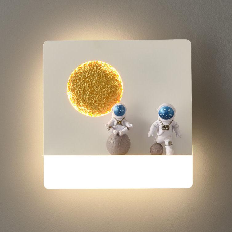 Creative Astronaut Resin Acrylic 1-Light LED Circle Wall Sconce Lamp