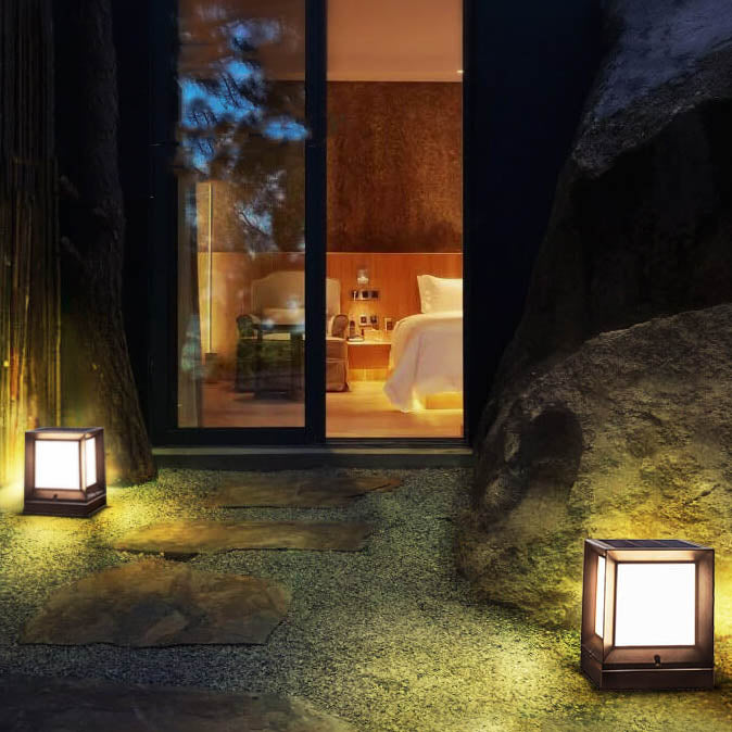 Lámpara LED solar cuadrada de ABS y acrílico de estilo industrial contemporáneo, impermeable, para césped, valla y patio exterior 