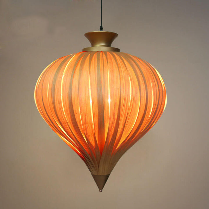 Lámpara colgante vintage ovalada de una luz con gota de madera chapada 