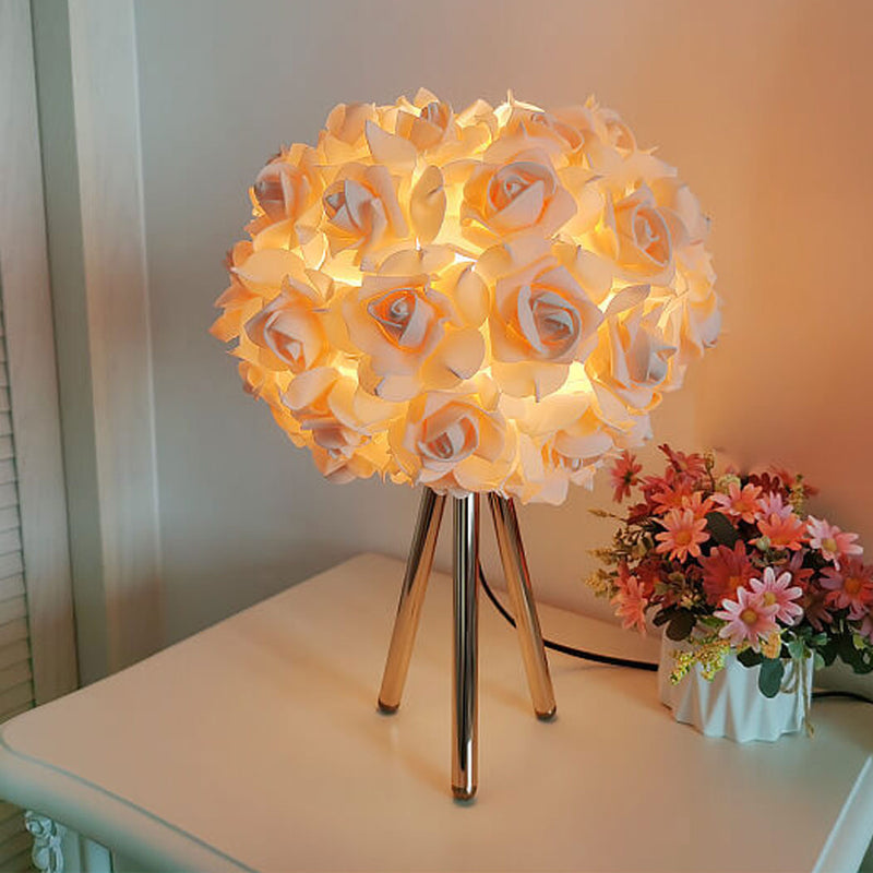 Nordic Creative Rose Metal LED Table Lamp