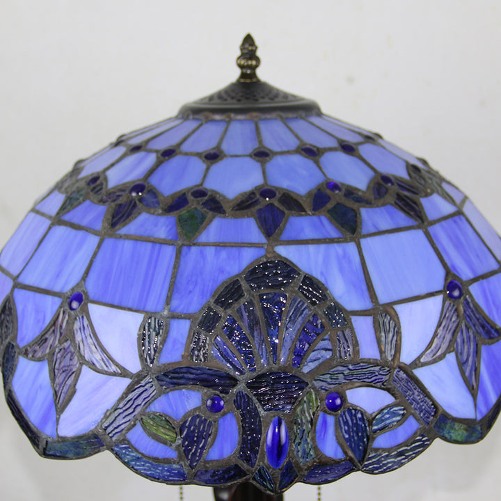 Traditionelle 2-flammige Tiffany-Tischlampe aus Buntglas mit konischem Zugschalter für das Schlafzimmer 