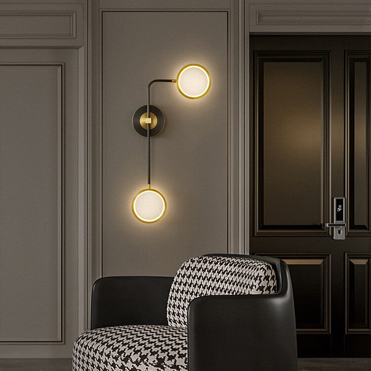 مصباح حائط LED صناعي بتصميم عصري من النحاس مع قضيب طي وحلقة 