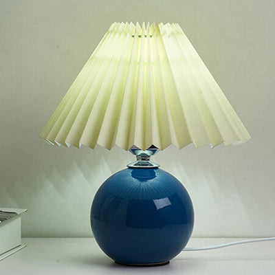 Nordic Minimalist Ceramic Pleated 1-Light Table Lamp