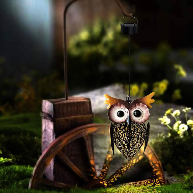 Lumière suspendue extérieure LED solaire étanche en fer forgé creux avec motif de hibou 
