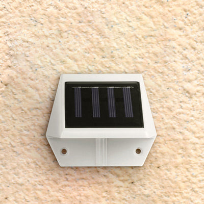 مصباح حائط شمسي LED بلاستيكي مقاوم للماء للاستخدام الخارجي 