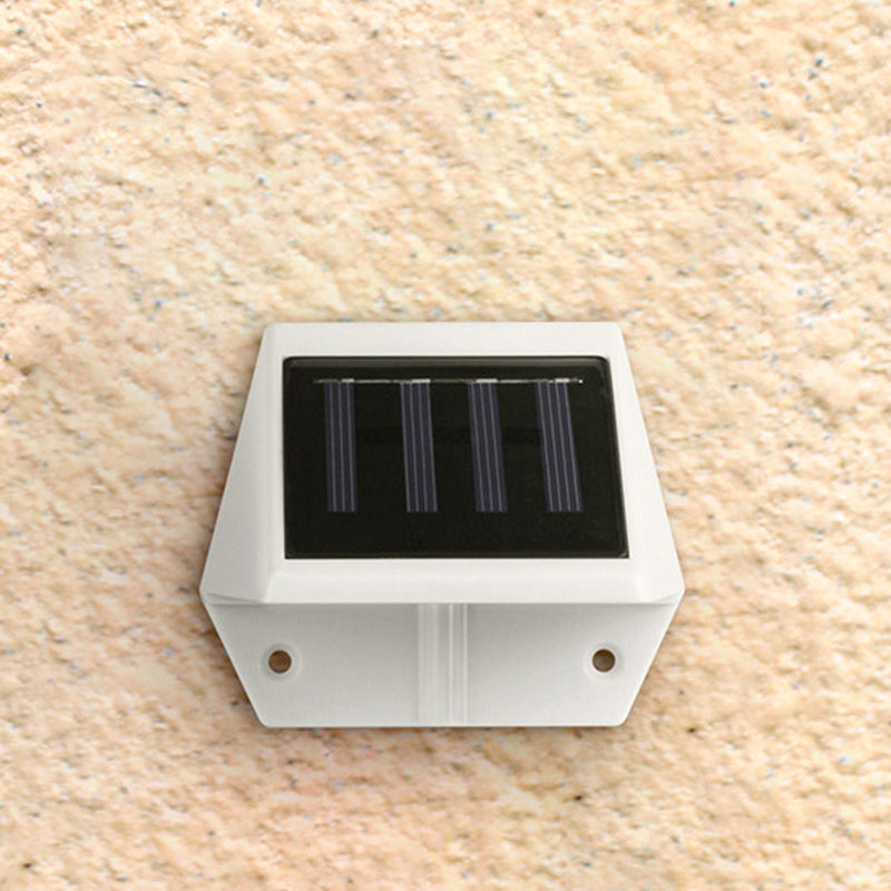 مصباح حائط شمسي LED بلاستيكي مقاوم للماء للاستخدام الخارجي 