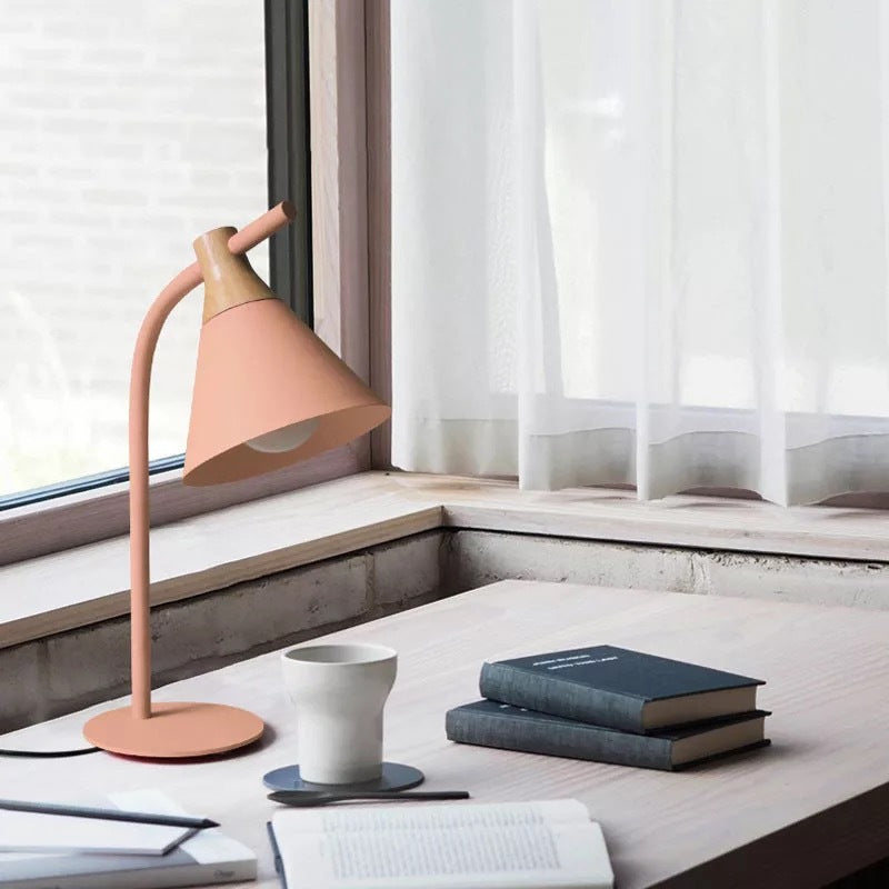 Minimalistische Macaron Metallglockenschirm 1-Licht Tischlampe 