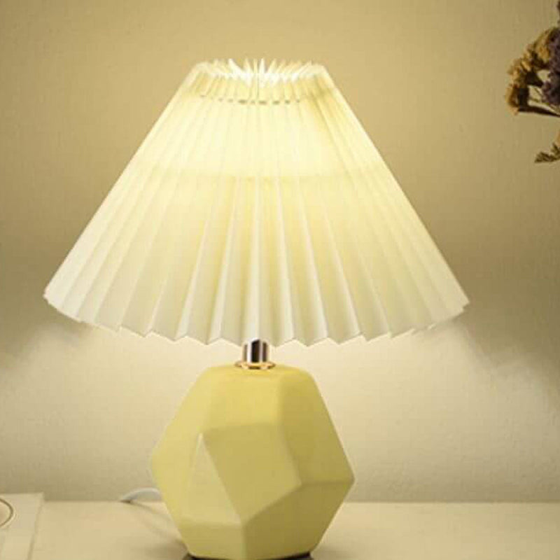 Lampe de table 1 lumière avec abat-jour plissé jaune lait nordique et base en céramique géométrique 