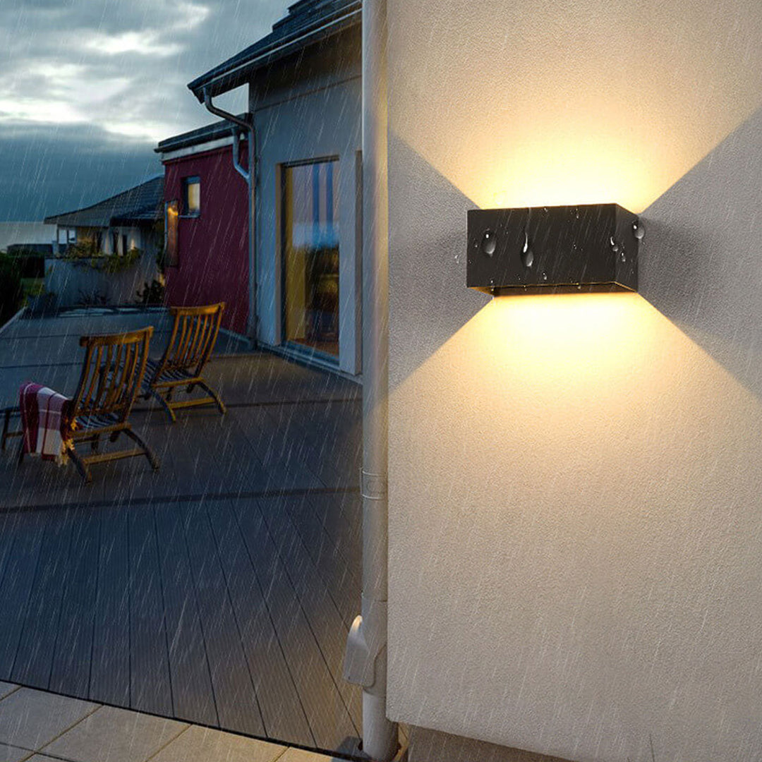 Moderne wasserdichte rechteckige LED-Außenwandleuchte mit Auf- und Abwärtsbeleuchtung 
