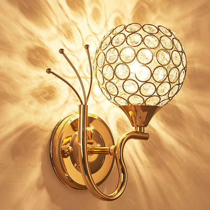 Lámpara de aplique de pared de 1 luz con brazo curvado y bola de cristal europea de lujo 