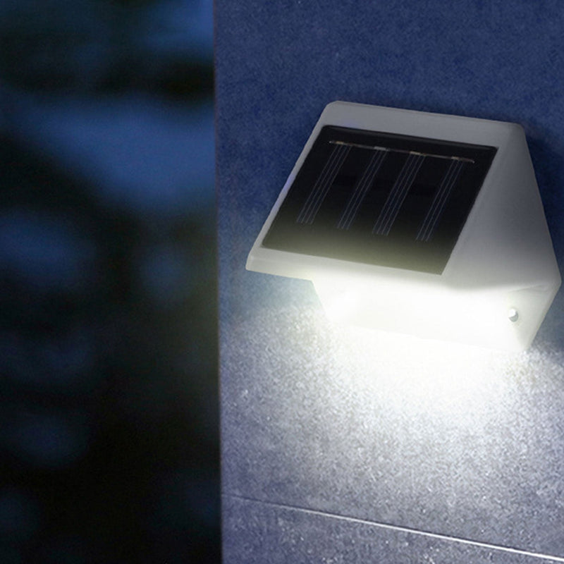 مصباح حائط شمسي LED بلاستيكي مقاوم للماء للاستخدام الخارجي 