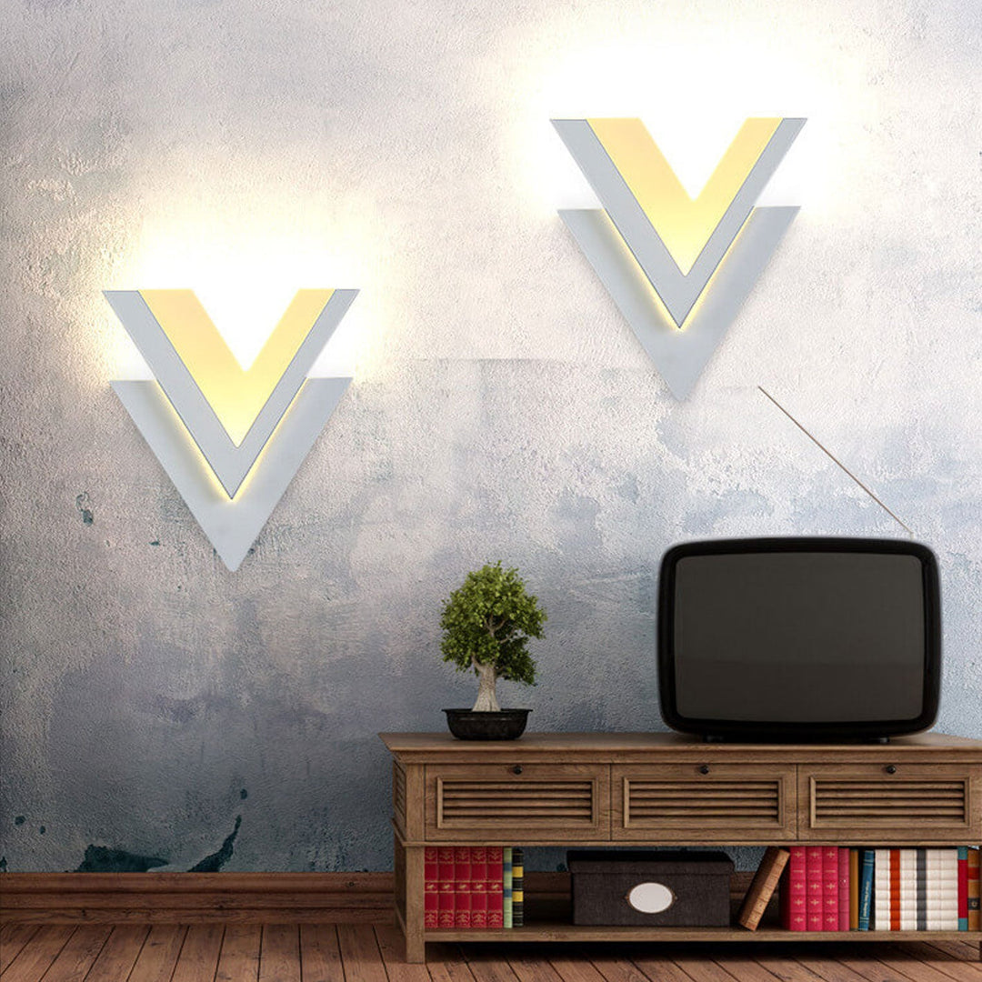 Aplique de pared LED en forma de V de hierro y acrílico de estilo minimalista moderno 