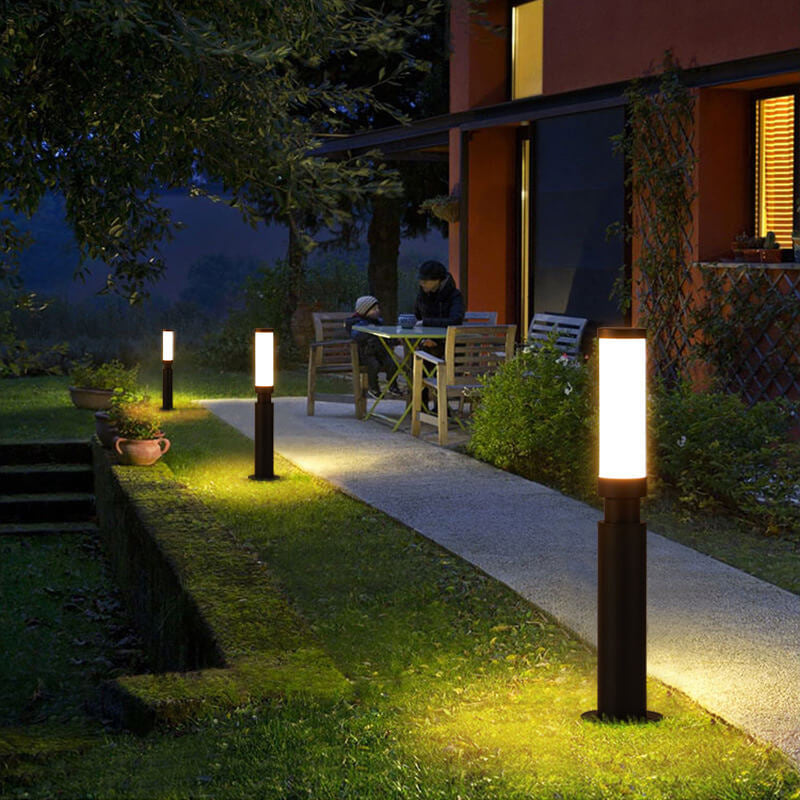 Moderne Acryl wasserdichte kreative Lippenstift-Design LED Outdoor Rasen Stehlampe 