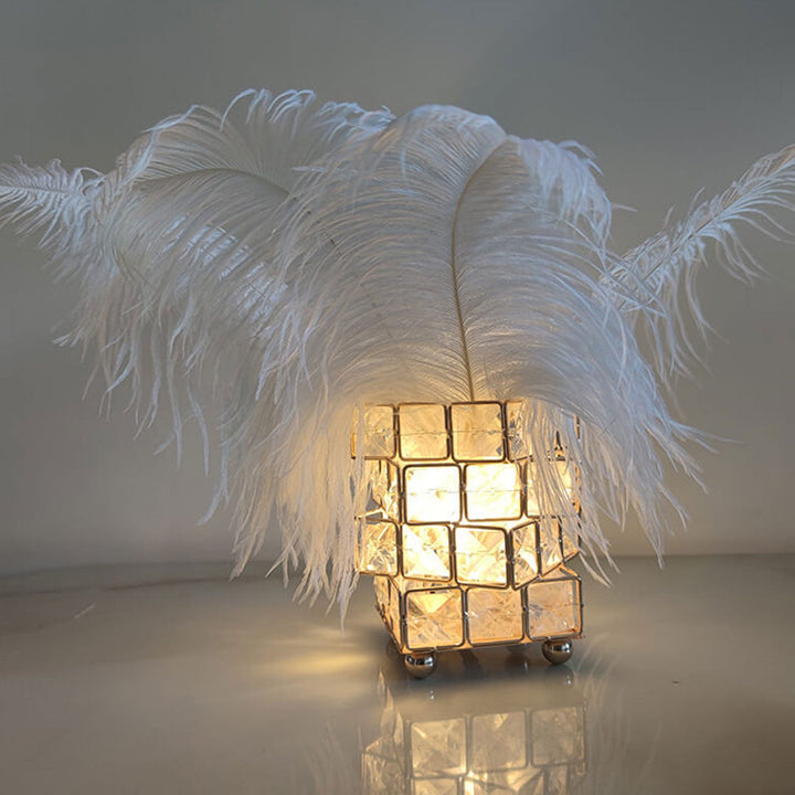 Lampe de table décorative à 1 lumière avec cube en cristal créatif et plume d'autruche 