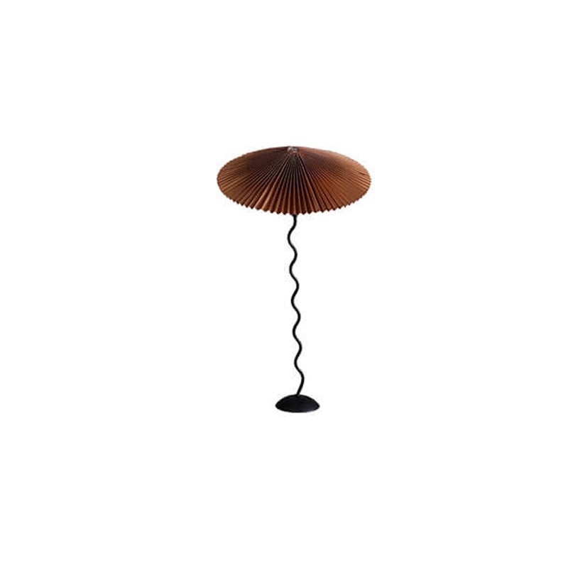 Dänische Vintage Tischlampe mit gefaltetem Schirm und gebogenem Fuß