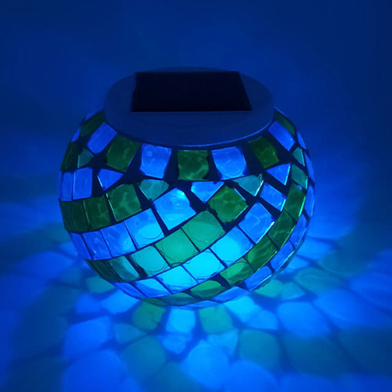 Lumière décorative extérieure LED avec design en spirale de motif de vitrail créatif solaire 