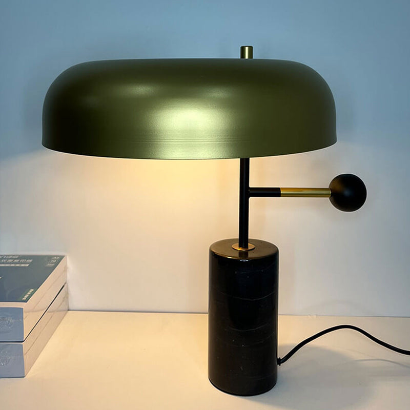 Lampe de table moderne avec base de colonne en marbre ombrée d&