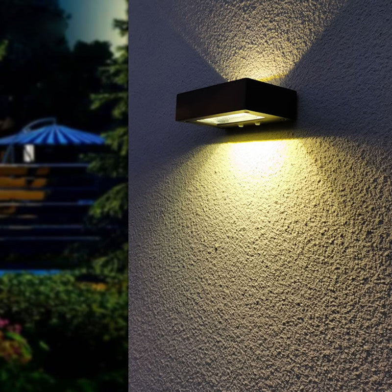 Lampe applique murale LED étanche moderne pour patio avec double tête carrée solaire extérieure 
