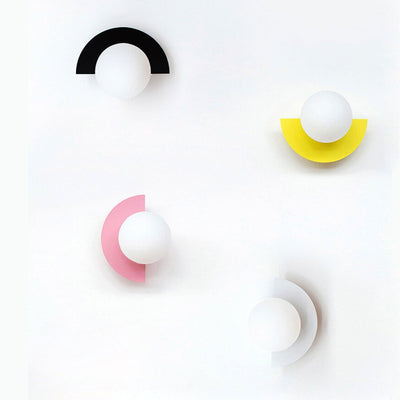 Moderne, minimalistische, kugelförmige, bunte Halbkreis-Design-Wandleuchte mit 1 Leuchte aus Glas 